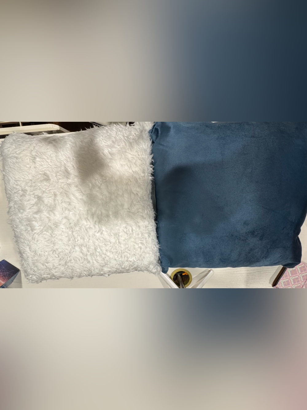 ❗️Set of FOUR❗️Accent White Faux Fur Throw Pillow & Blue Velvet Cushion Set
